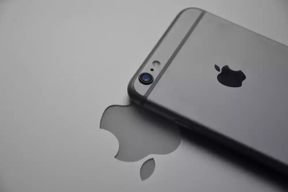 Przyszłość iPhonea - w jakim kierunku zmierza technologia Apple?
